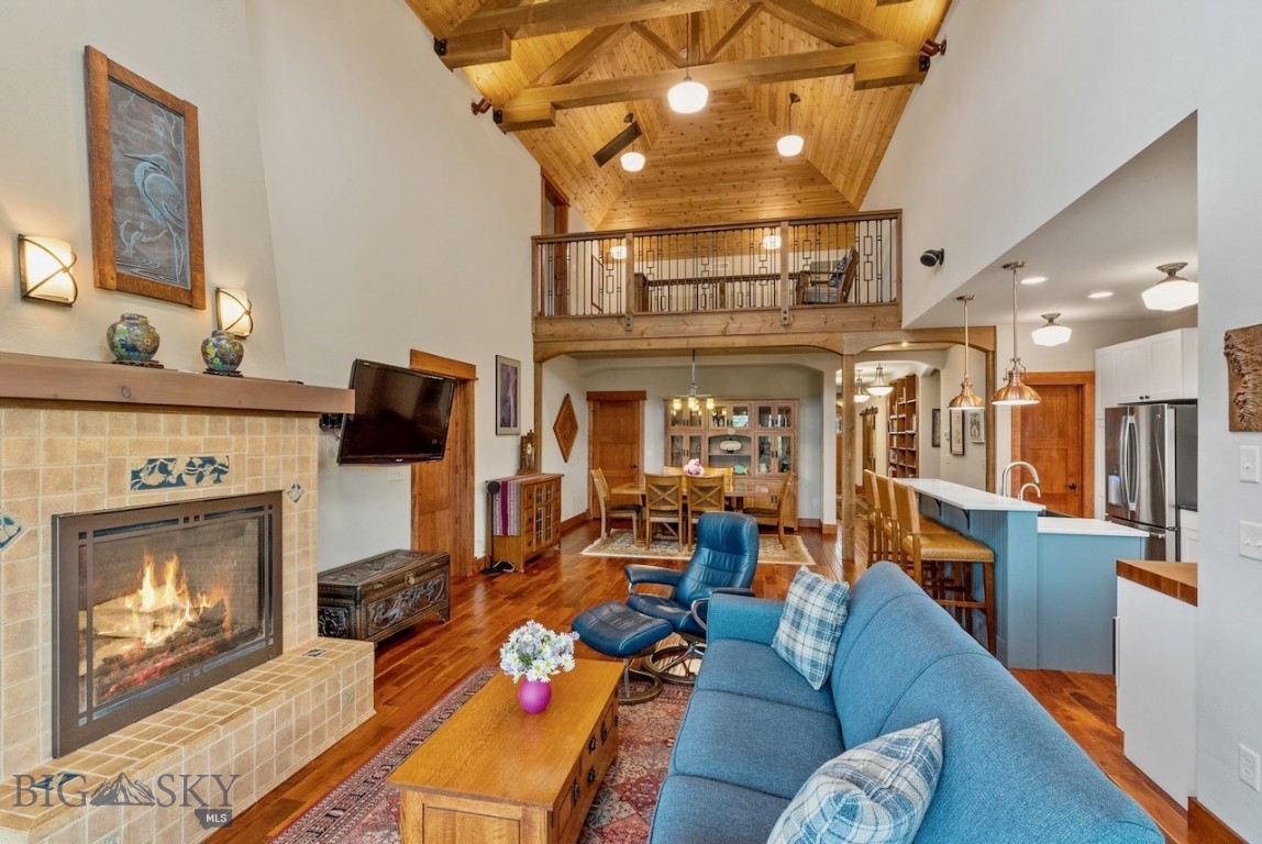 909 Windrow Drive