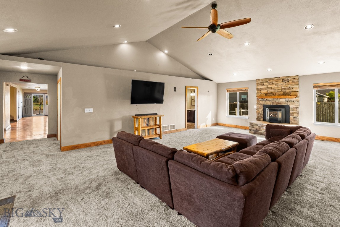 162 W Tobiano Trail