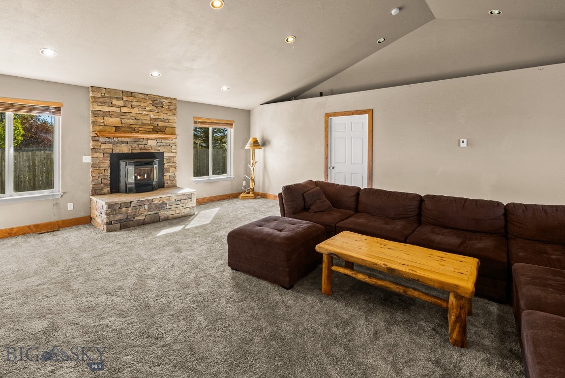 162 W Tobiano Trail