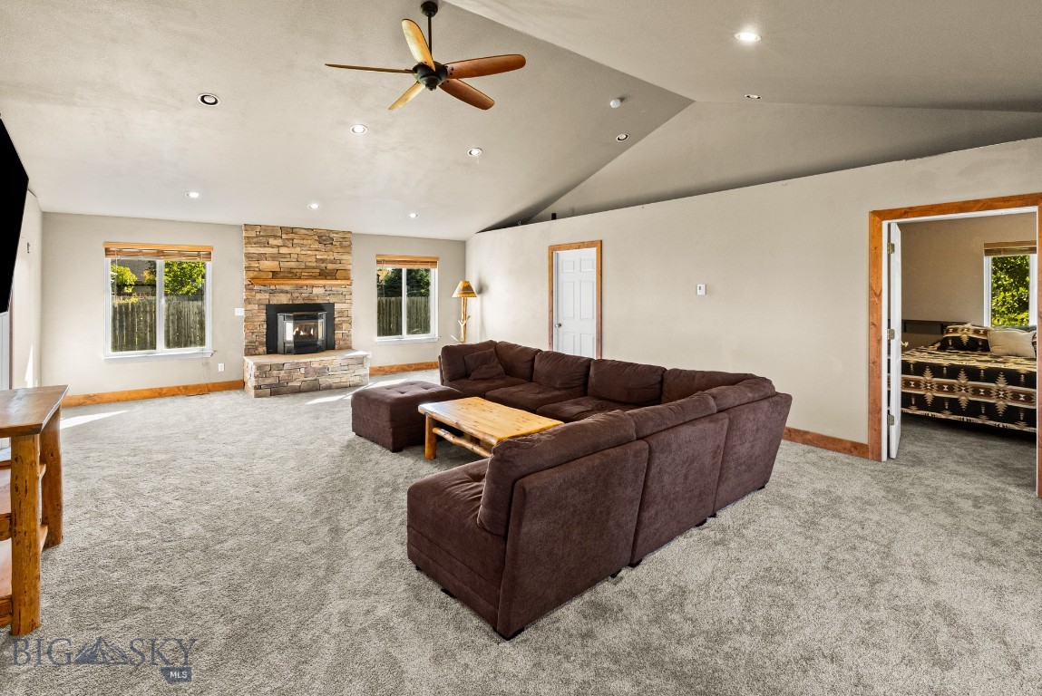 162 W Tobiano Trail