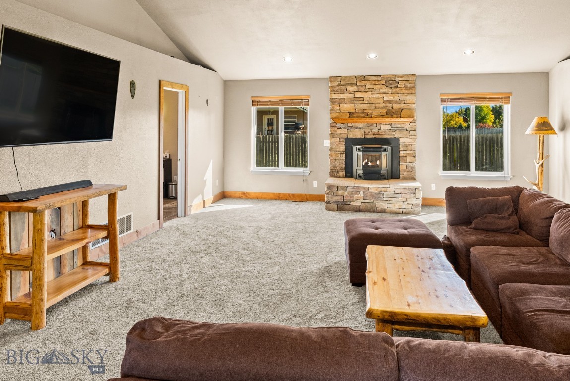 162 W Tobiano Trail