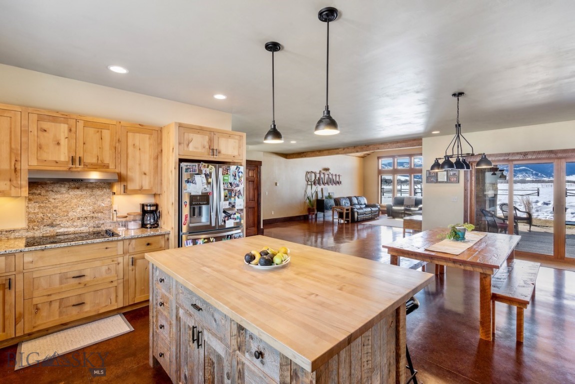 1274 Cottontail Road