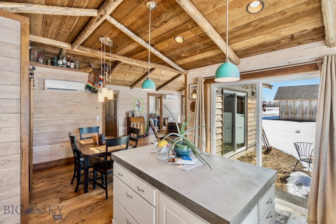 1274 Cottontail Road