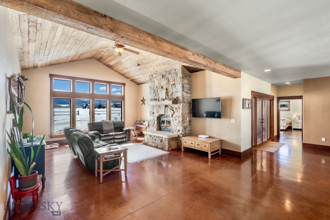 1274 Cottontail Road