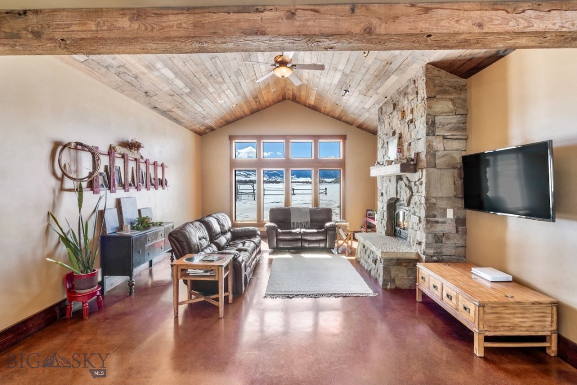 1274 Cottontail Road