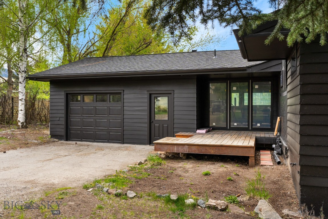 8454 Goldenstein Lane