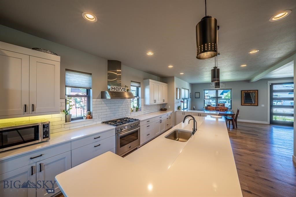 4143 Moonstone Drive