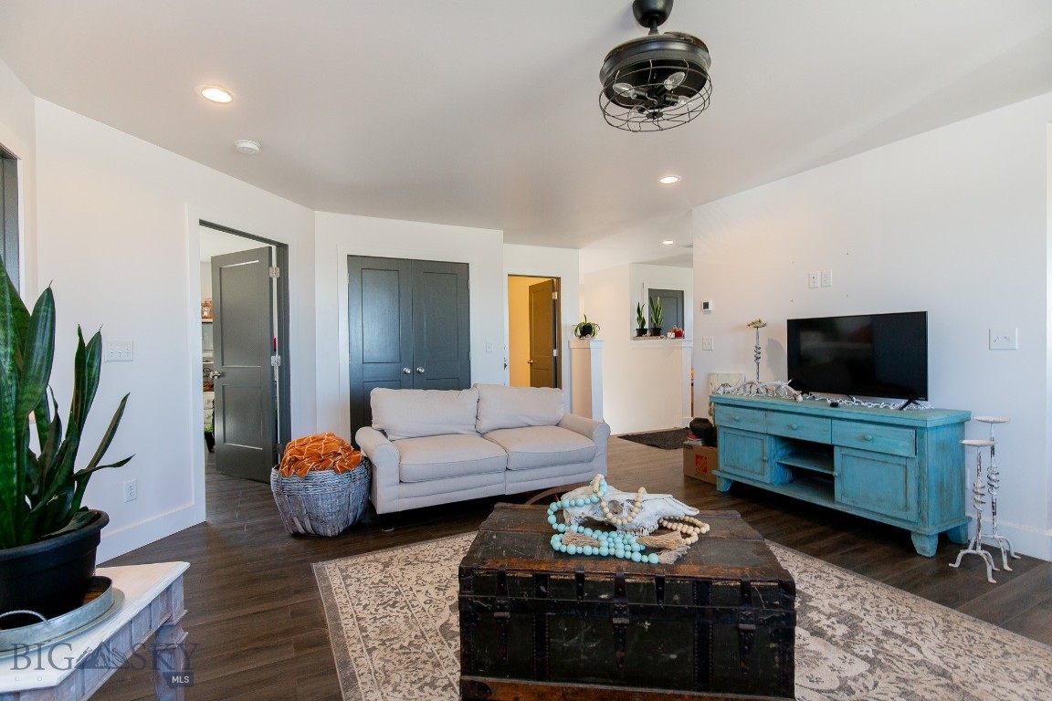 5554 Foster Lane