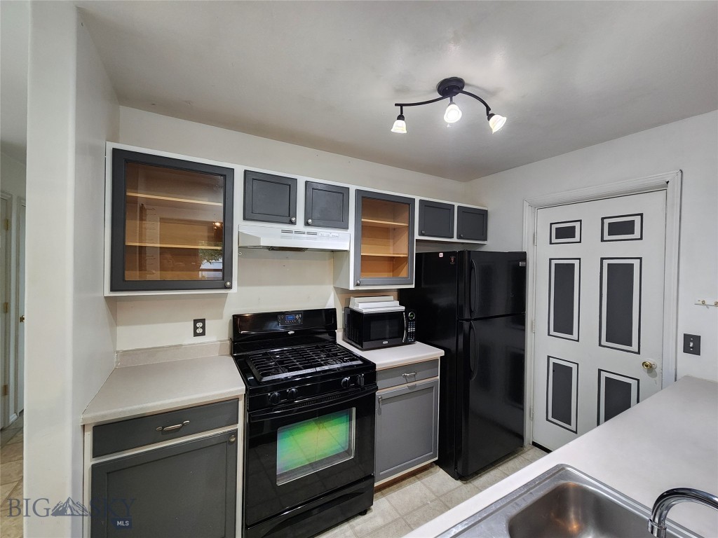 11 Meadow Brook Lane