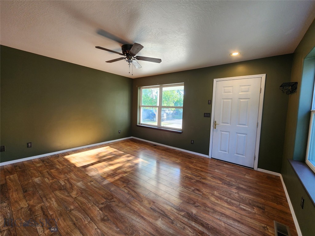 11 Meadow Brook Lane