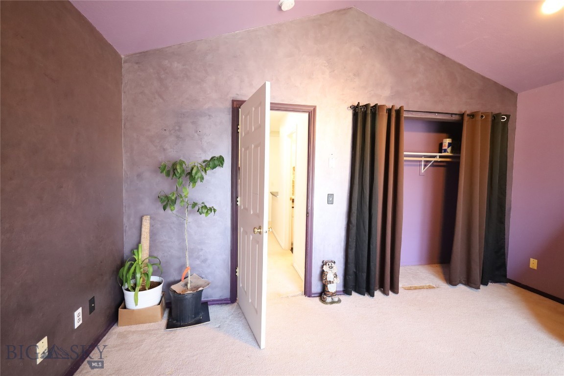 11 Meadow Brook Lane