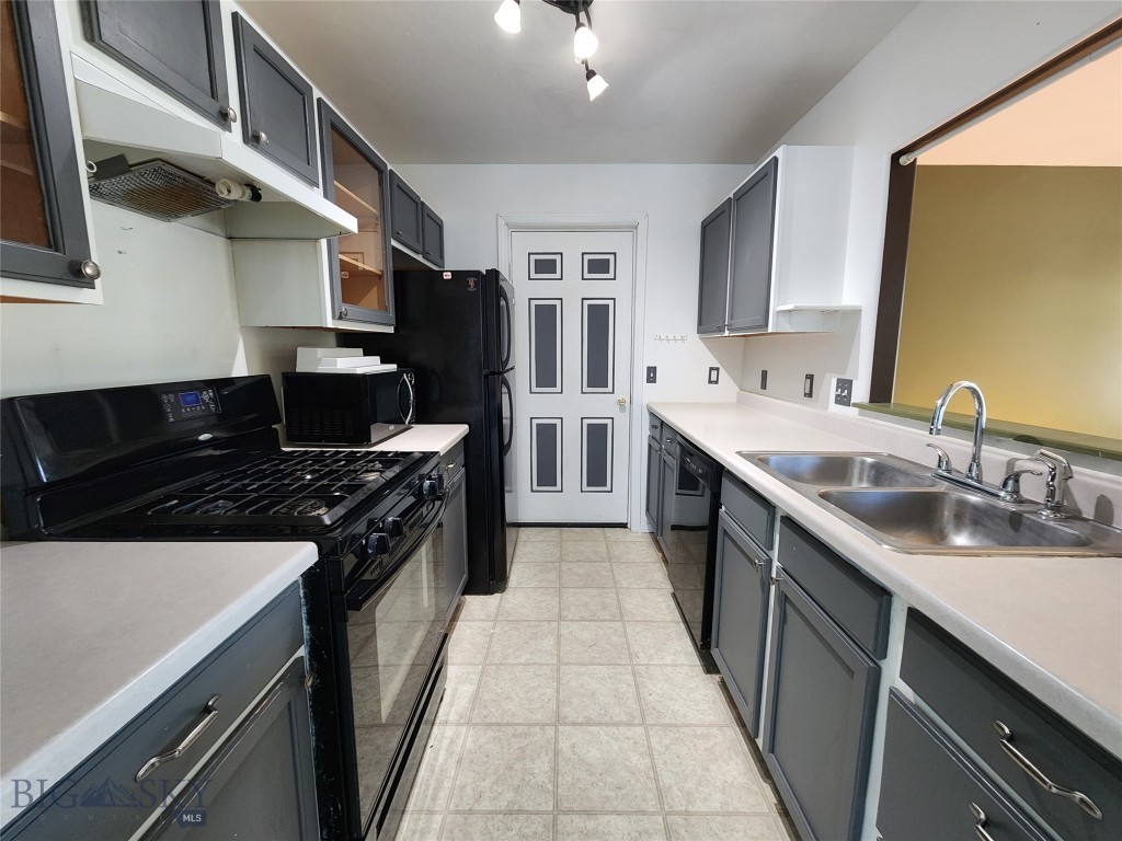 11 Meadow Brook Lane