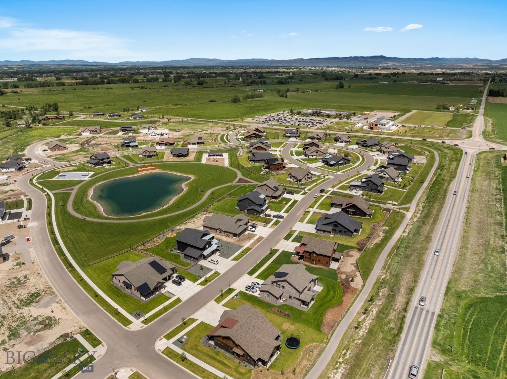 897 White Horse Loop