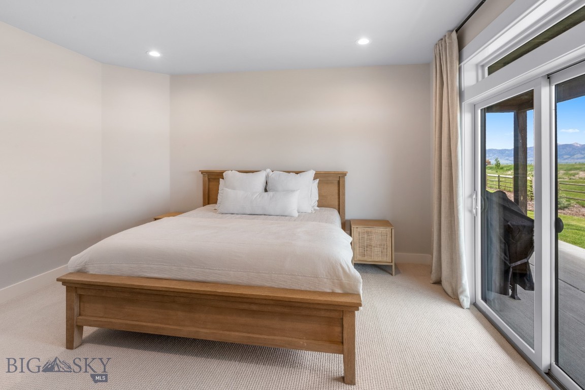 897 White Horse Loop