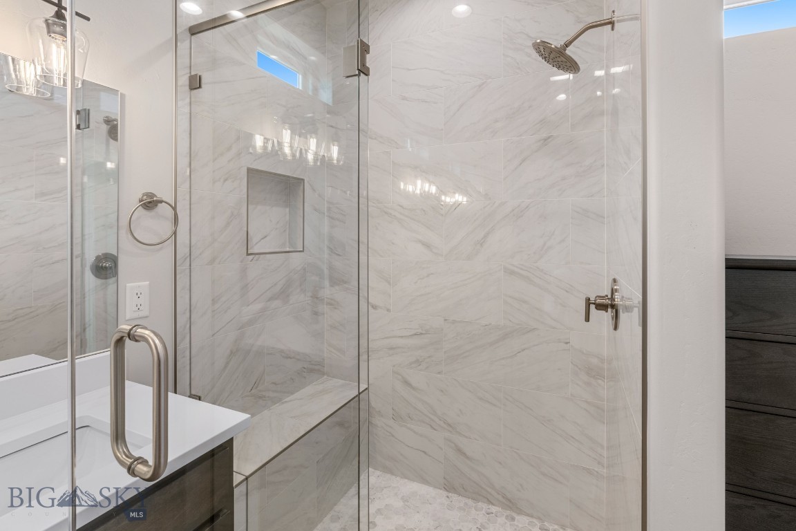 897 White Horse Loop