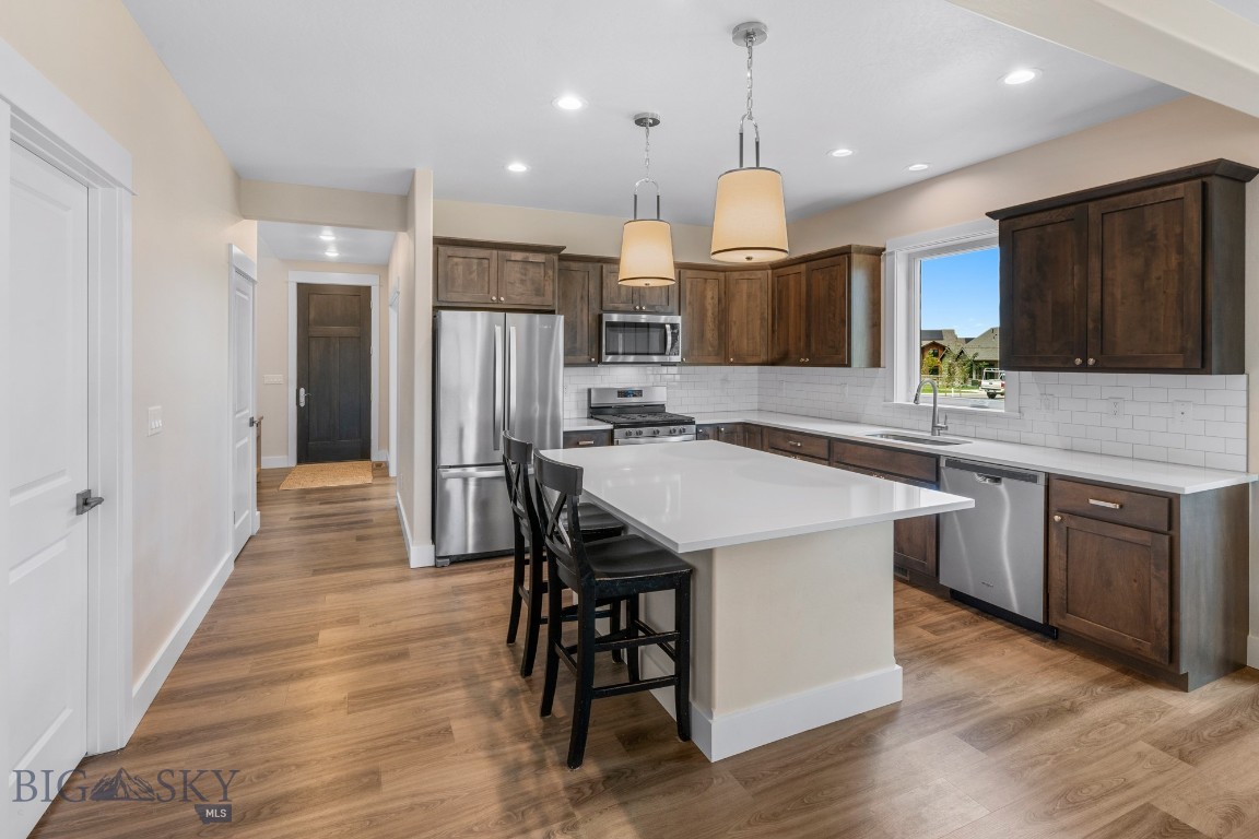 897 White Horse Loop