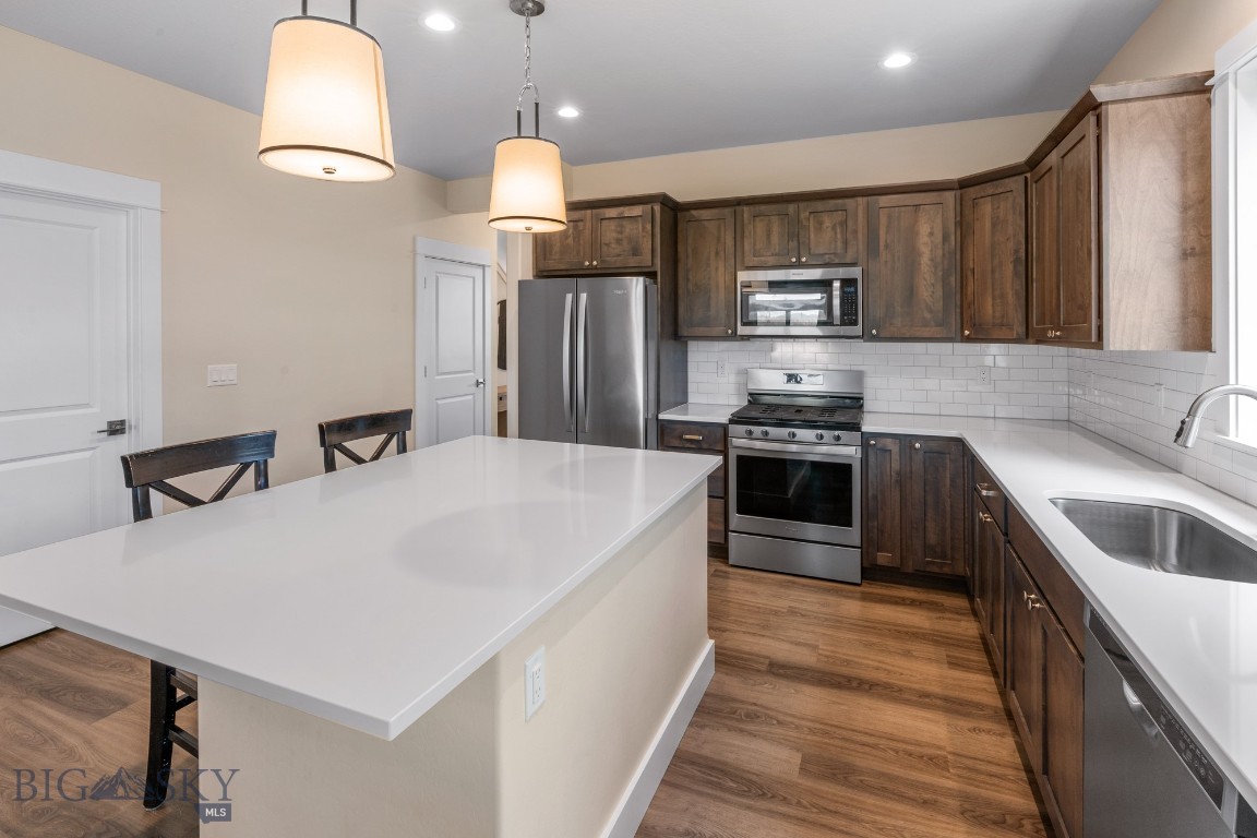 897 White Horse Loop