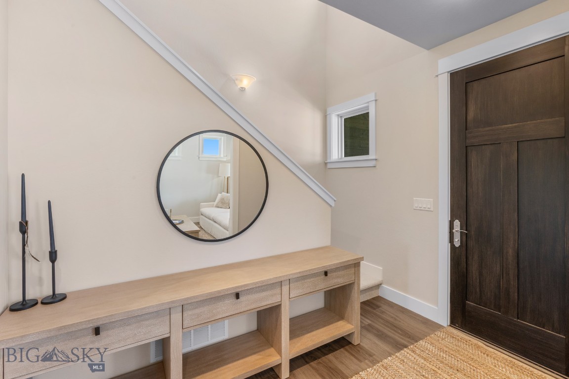897 White Horse Loop