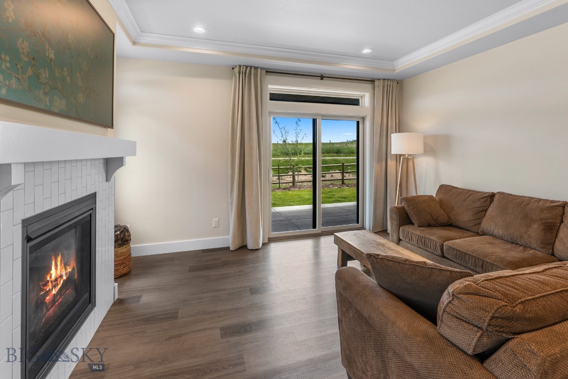 897 White Horse Loop