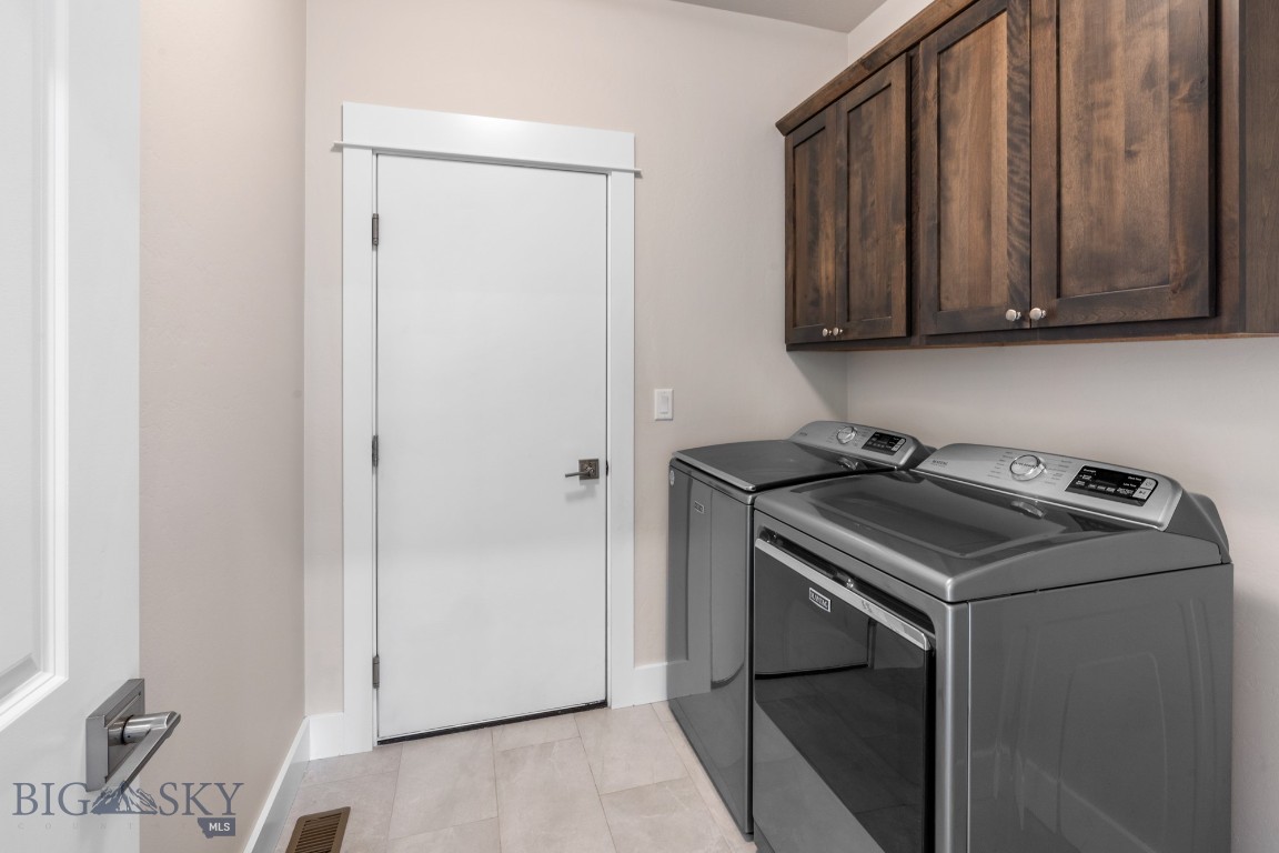 897 White Horse Loop