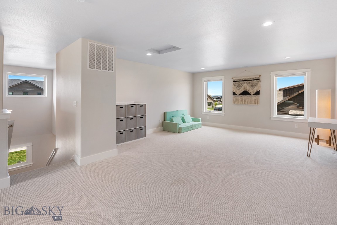 897 White Horse Loop