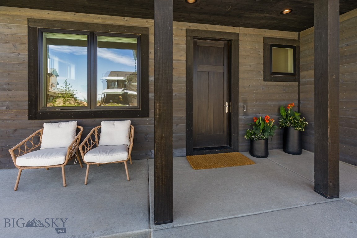 897 White Horse Loop