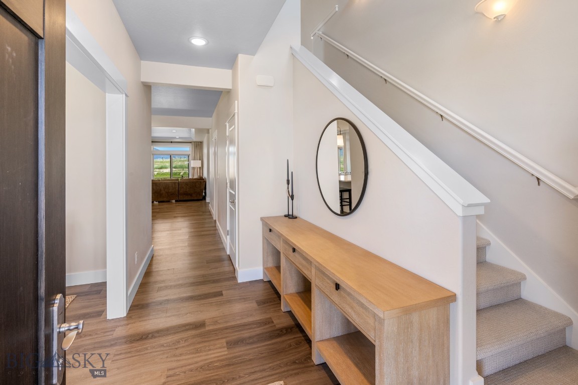 897 White Horse Loop