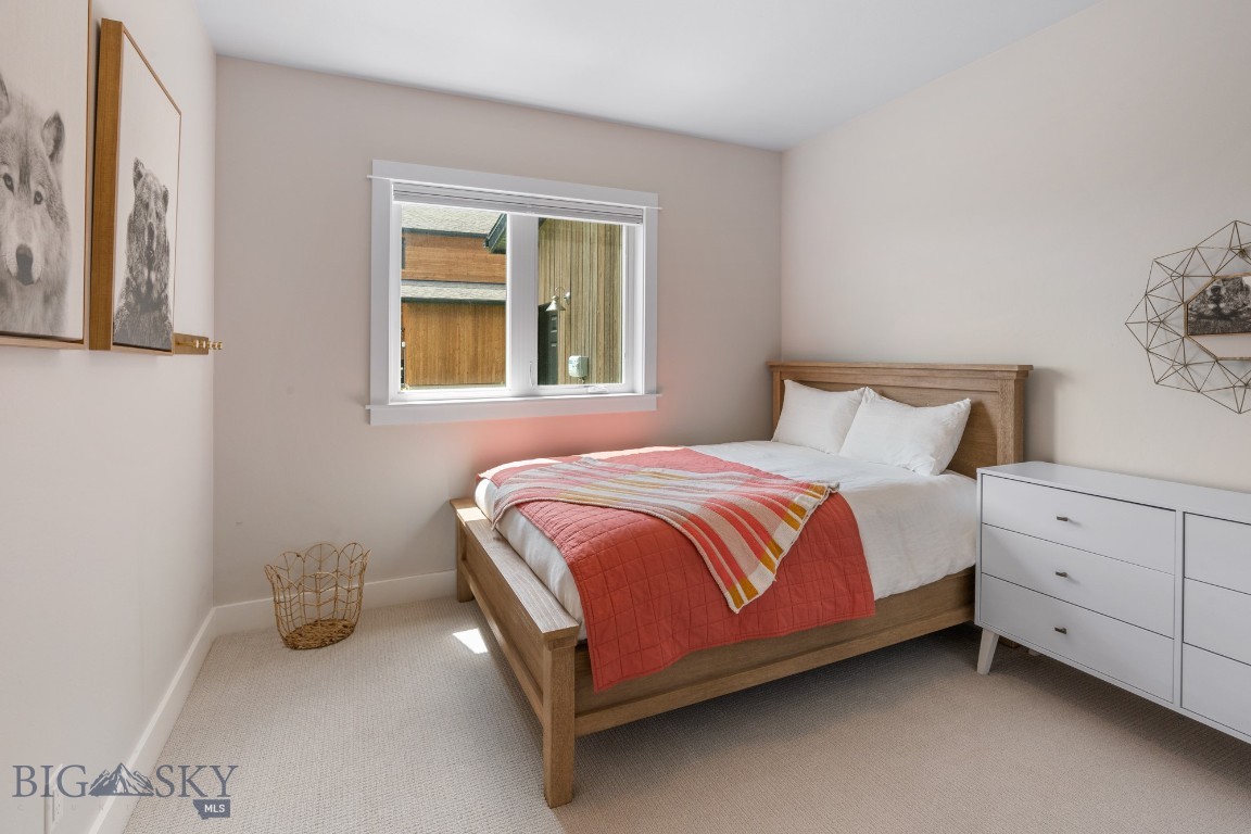 897 White Horse Loop