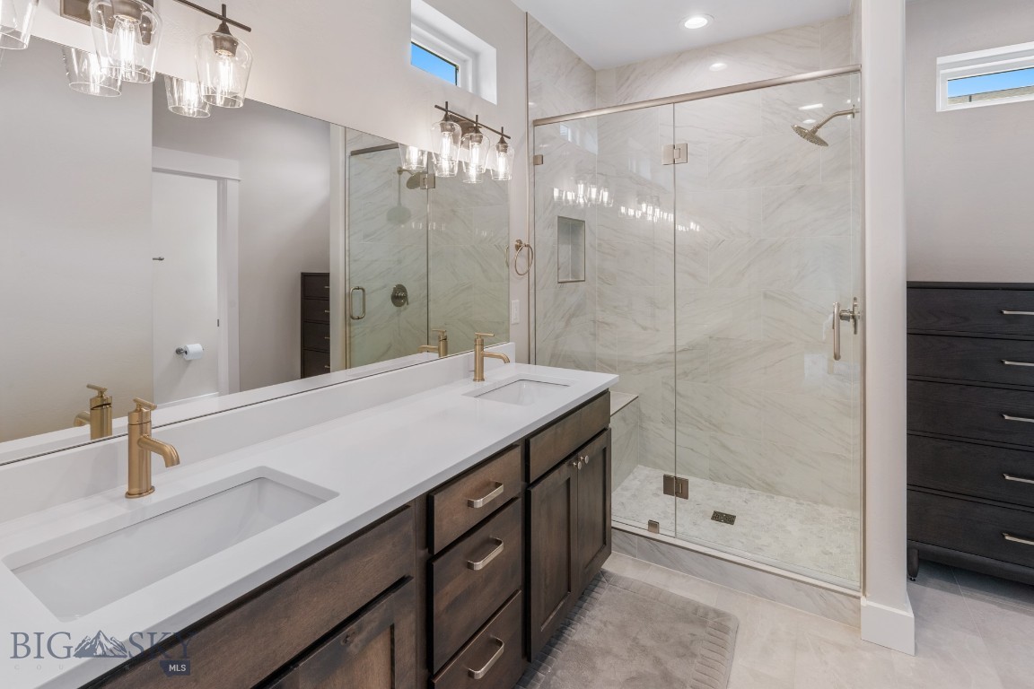 897 White Horse Loop