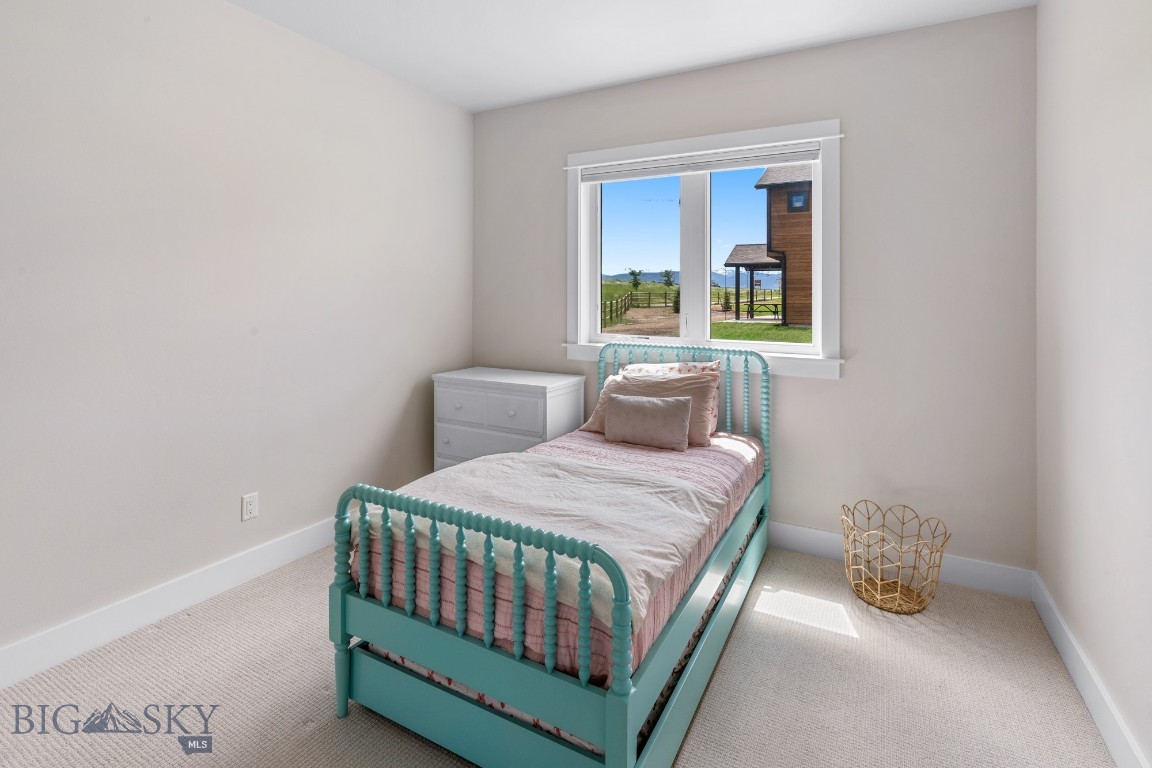 897 White Horse Loop