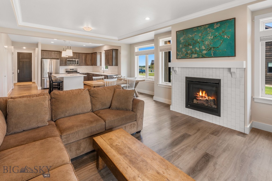 897 White Horse Loop