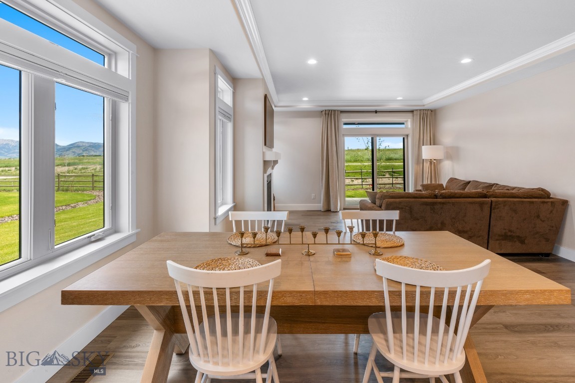 897 White Horse Loop