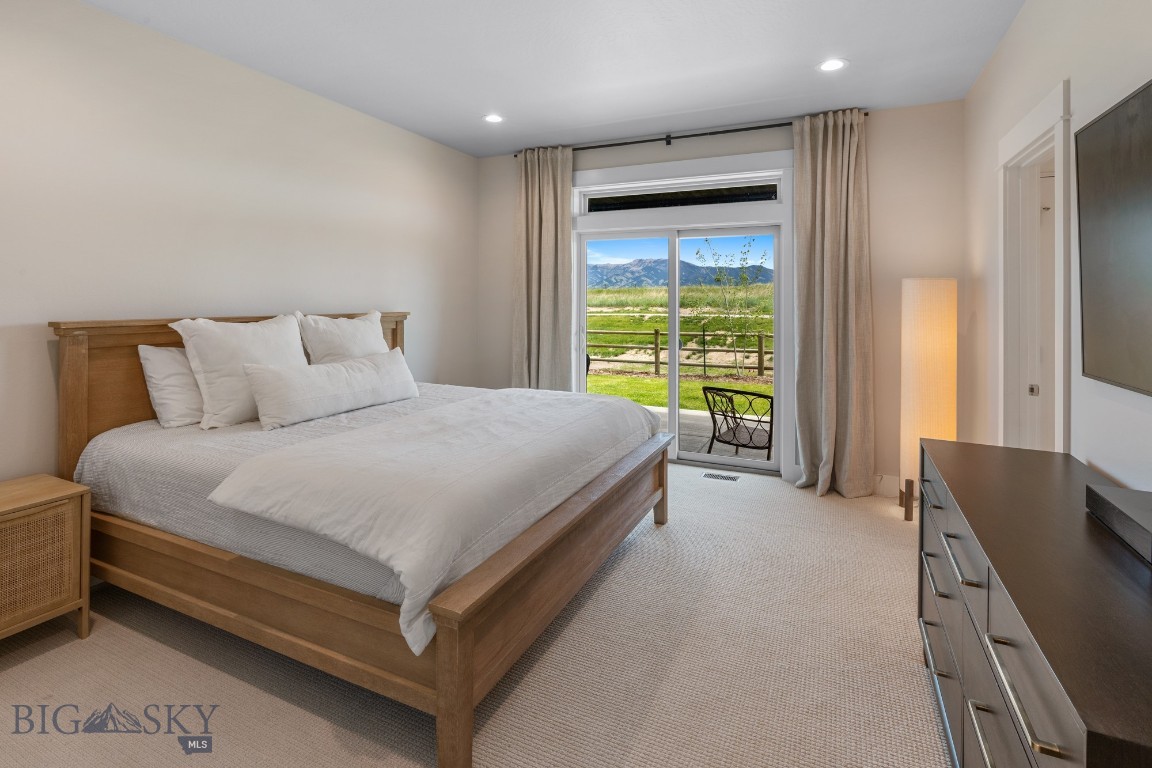 897 White Horse Loop