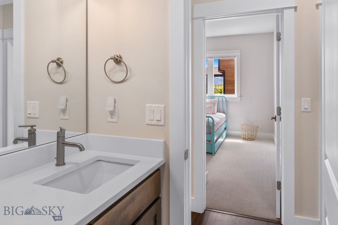 897 White Horse Loop
