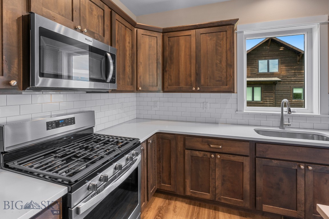 897 White Horse Loop