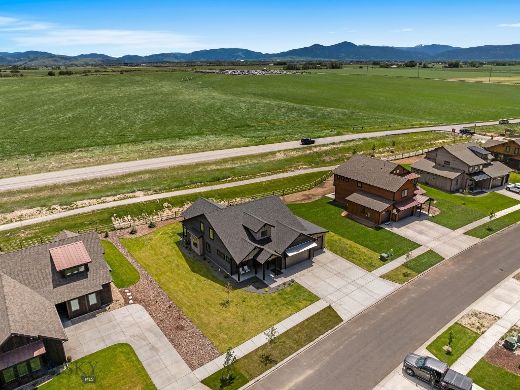 897 White Horse Loop