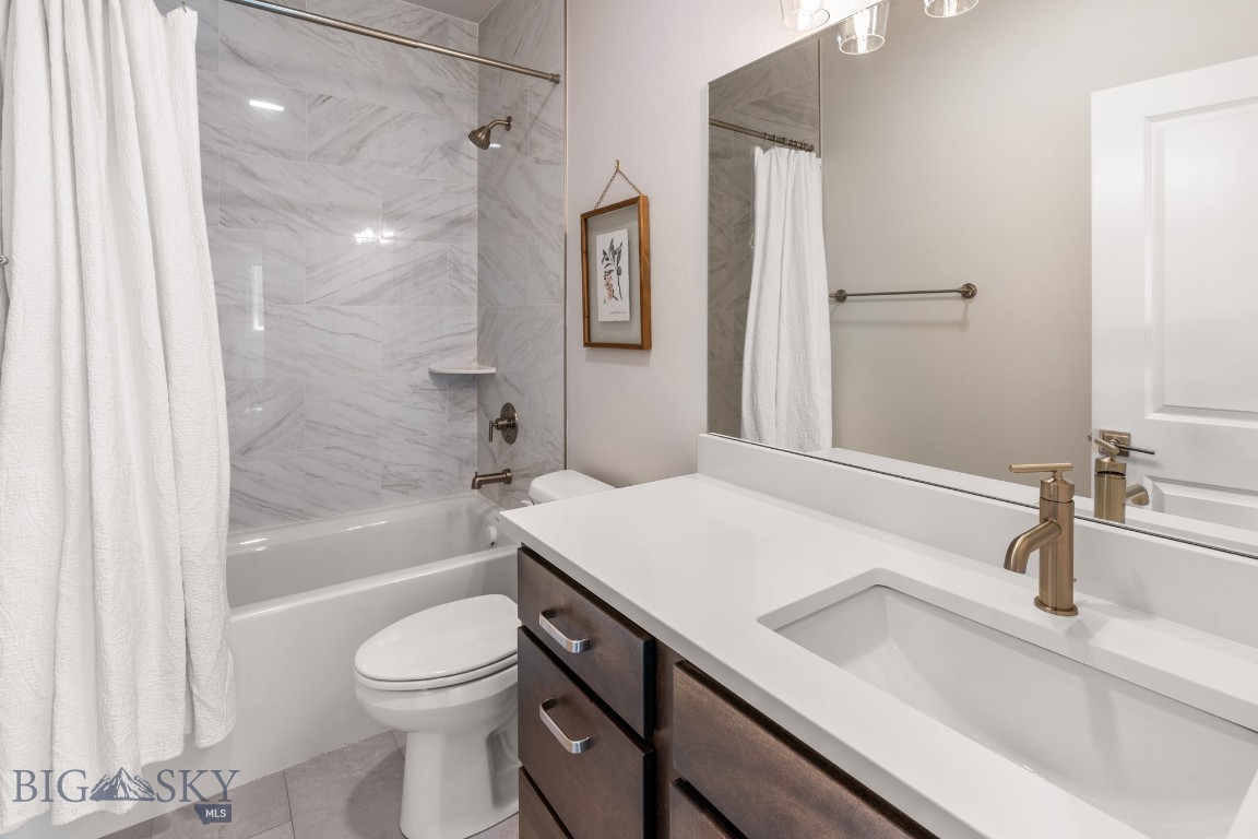 897 White Horse Loop
