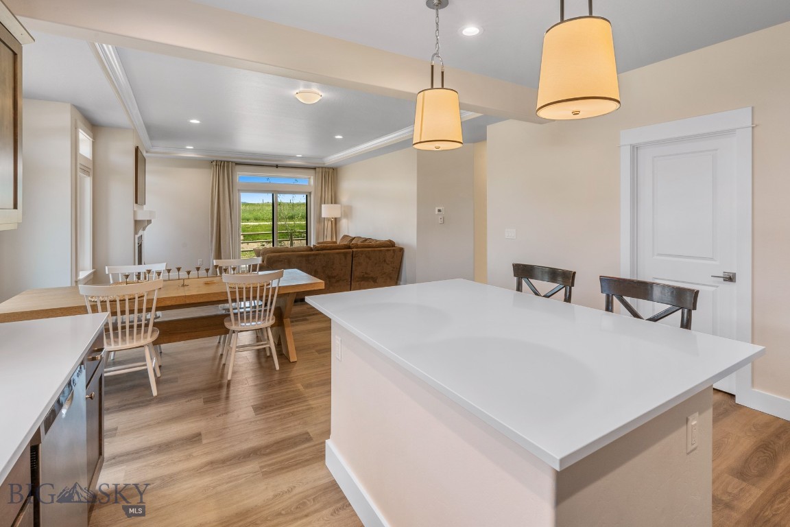 897 White Horse Loop