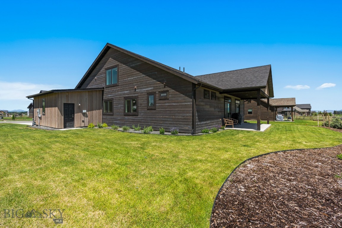 897 White Horse Loop