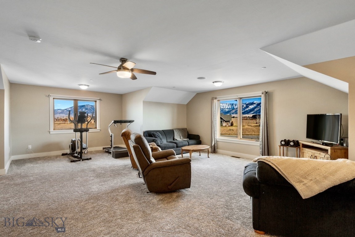 141 Prairie Glen Way