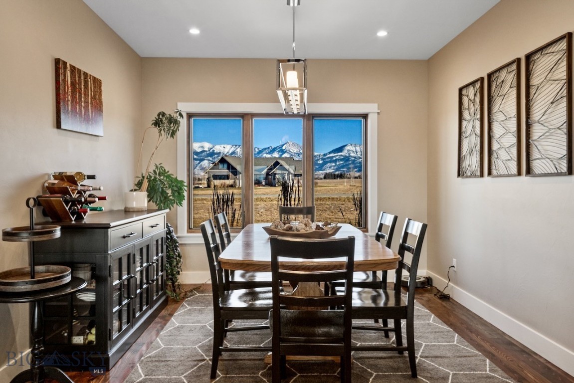141 Prairie Glen Way
