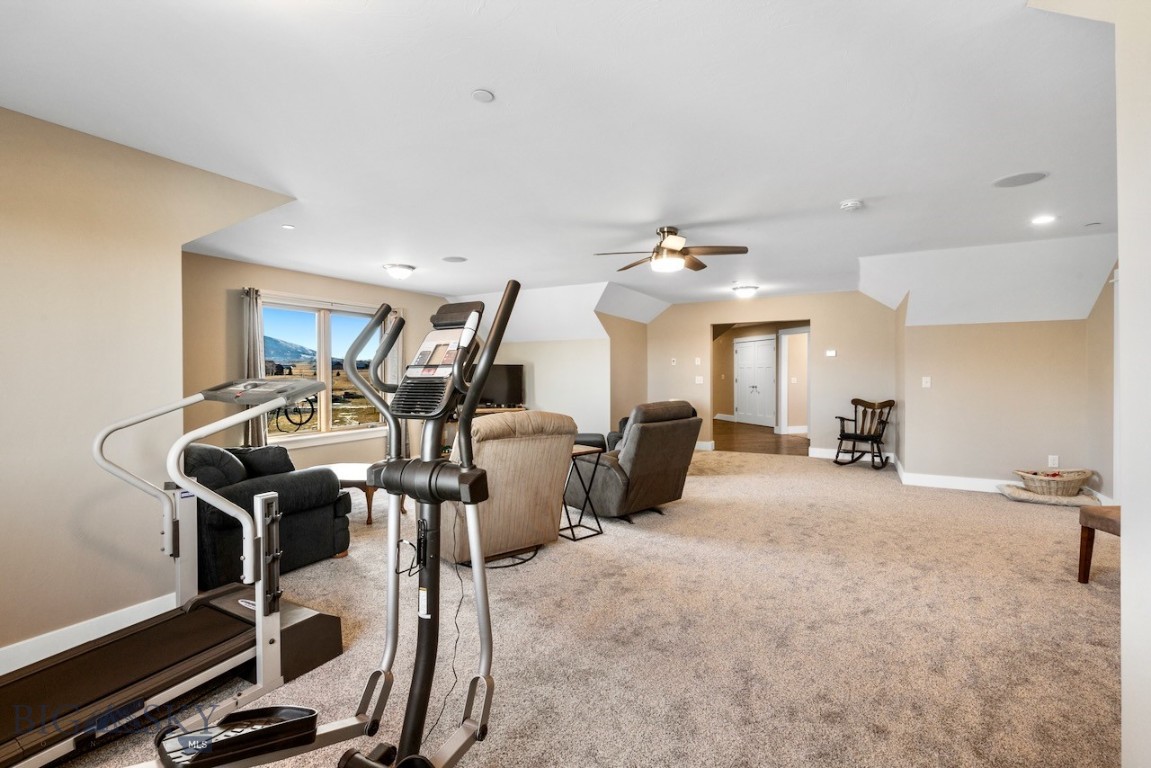 141 Prairie Glen Way