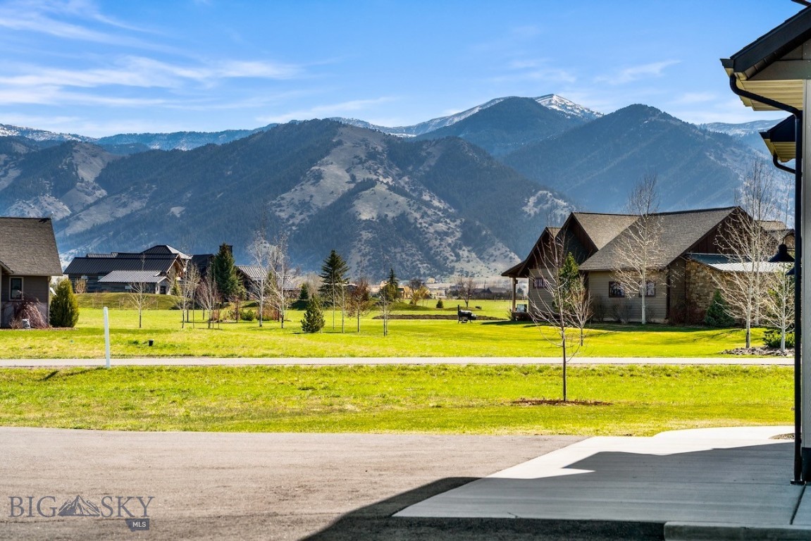 141 Prairie Glen Way