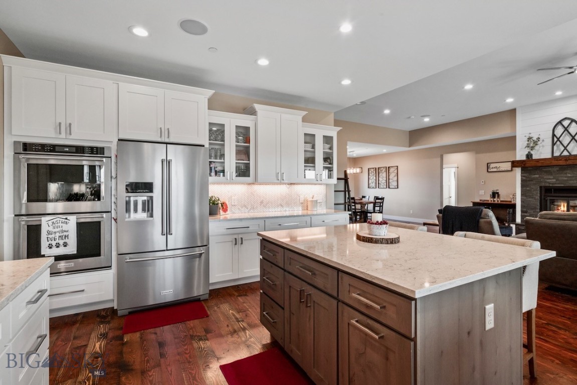 141 Prairie Glen Way