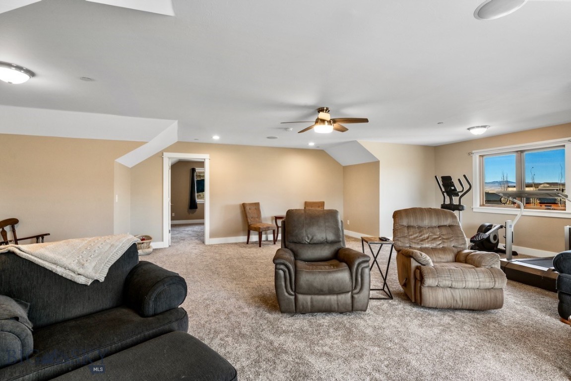 141 Prairie Glen Way