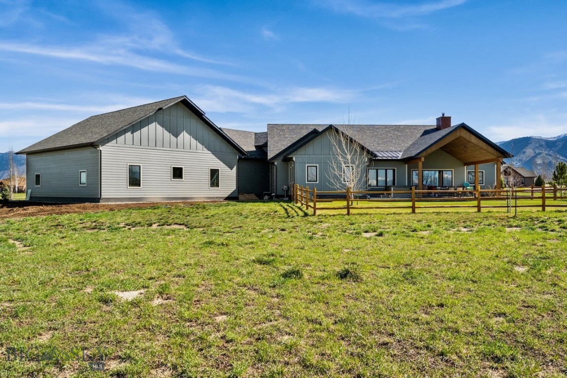 141 Prairie Glen Way