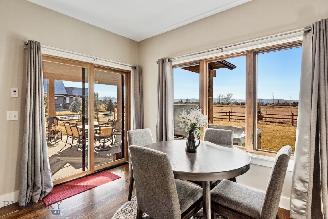 141 Prairie Glen Way