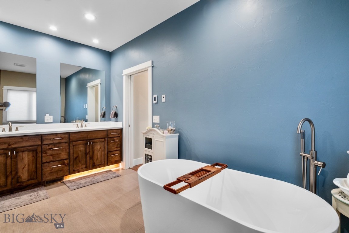 141 Prairie Glen Way