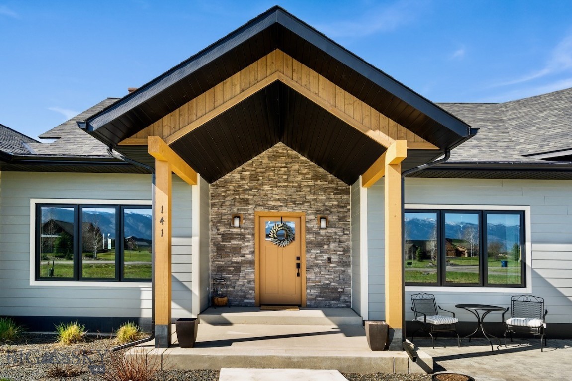 141 Prairie Glen Way