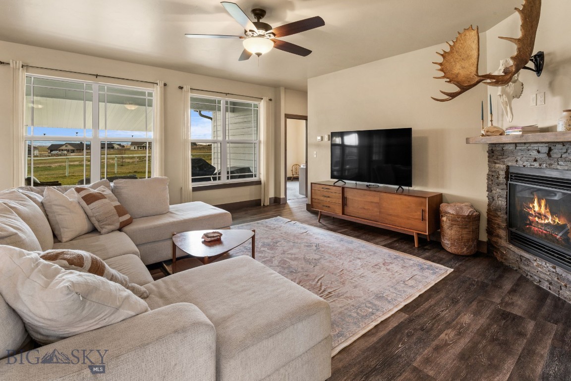 15 Feather Meadow Place